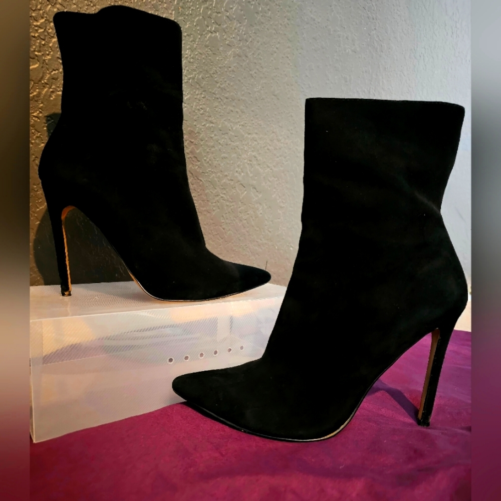Steve Madden Wagner Booties, Black size 10M
